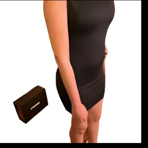 PADDED SHOULDER T-SHIRT MINI DRESS - Picture 2 of 4